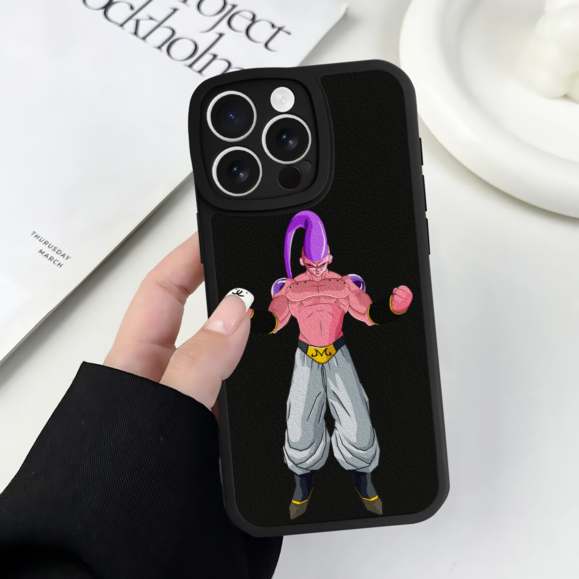（画像用） ドラゴンボール 魔人ブウ DRAGON BALL Majin Buu 【iPhone 16シリーズ対応】シリコンスマホケース（レザー調） 材質：シリコン